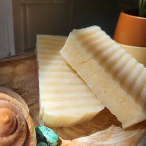 Lavender and Lemon All-Natura Soap with Olive oil, Shea Butter and Coconut Oil